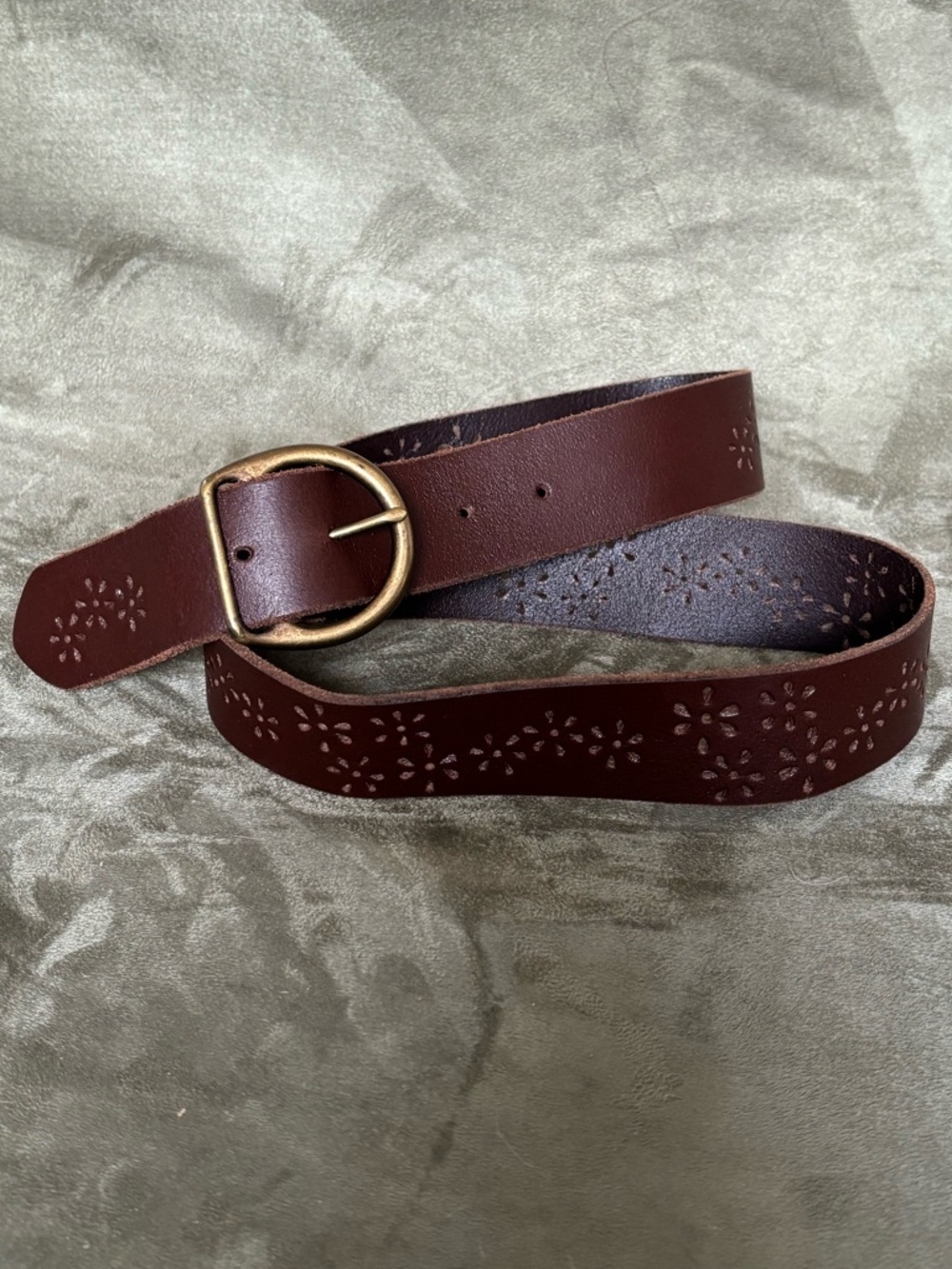 ITALIAN LEATHER Vintage Boho Style Floral Cutout Belt SZ M/L 42”, Made in USA - Picture 3 of 16